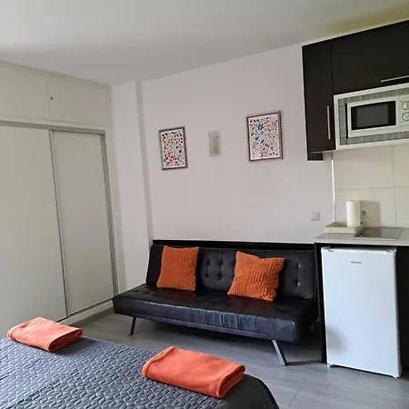Minerva Red Sun Studio Apartment *